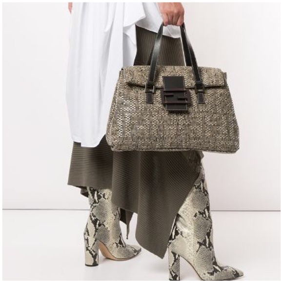 Authentic ❤️Fendi ❤️Monogram Zucca print tote - Picture 7 of 8